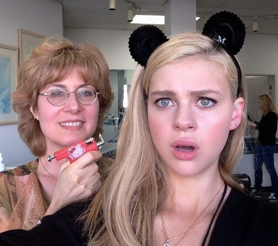 Janet pierced Nicola Peltz ears at Rothsteins